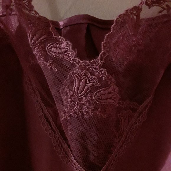 NWT Vintage FORMFIT Lace Trimmed Camisole - Picture 2 of 6